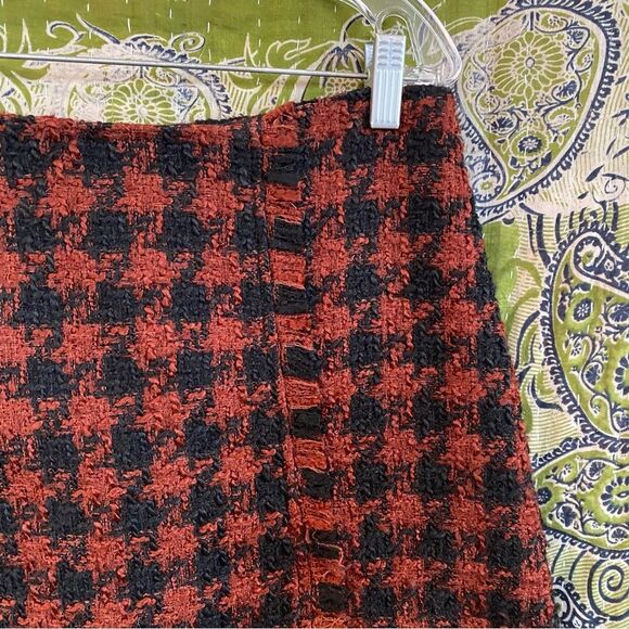 House of Harlow Red and Black Houndstooth Tweed Mini Skirt Size Medium - Picture 4 of 15